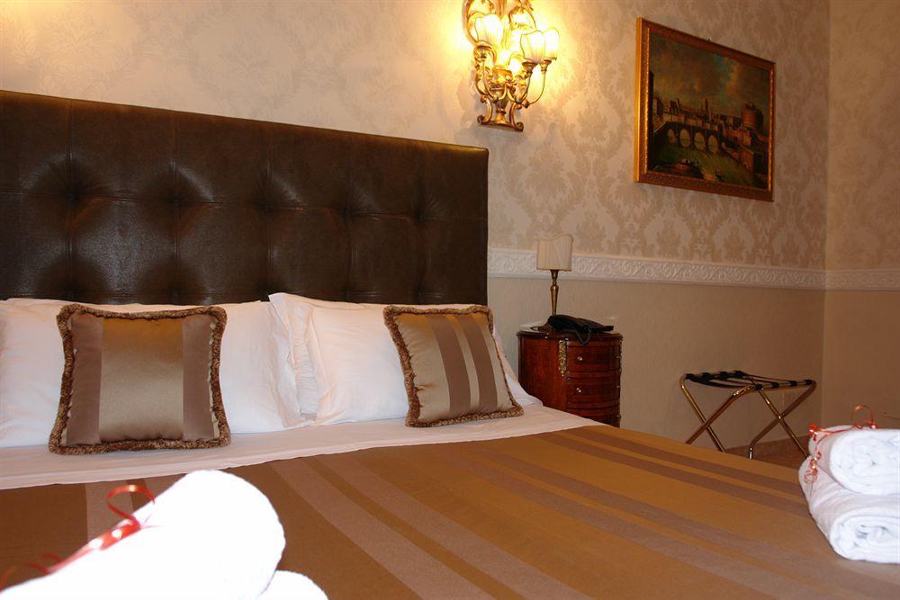 로마 레지덴자 자나르델리 B&B 외부 사진