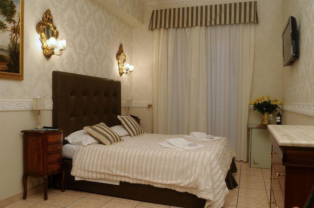 로마 레지덴자 자나르델리 B&B 외부 사진